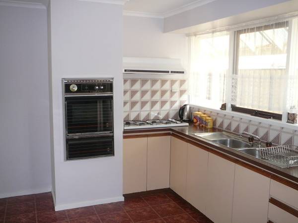 CENTRAL WERRIBEE Picture 2