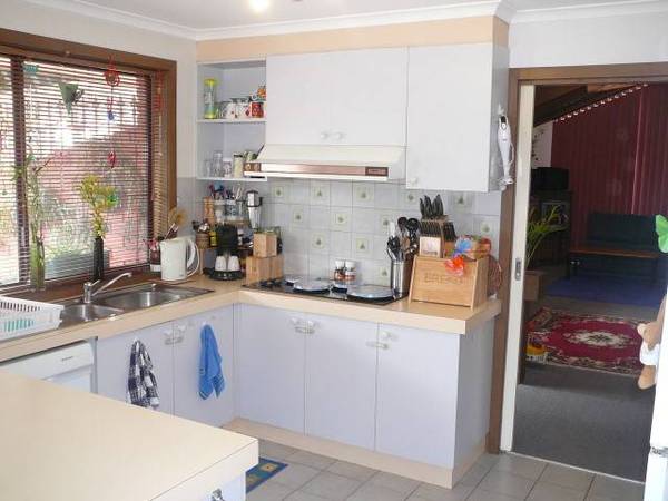 IDEALY LOCATED Picture 2