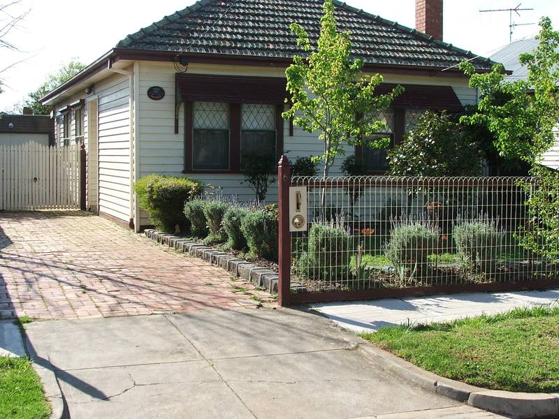 Available Mid June - (RO5) Melway 205 J9 Picture 1