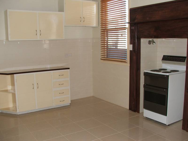 Available Mid June - (RO5) Melway 205 J9 Picture 3