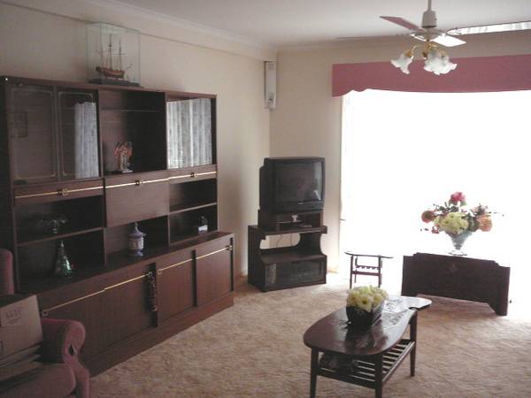 Available Early Nov -(RO5) Melways 205 D5 Picture 2