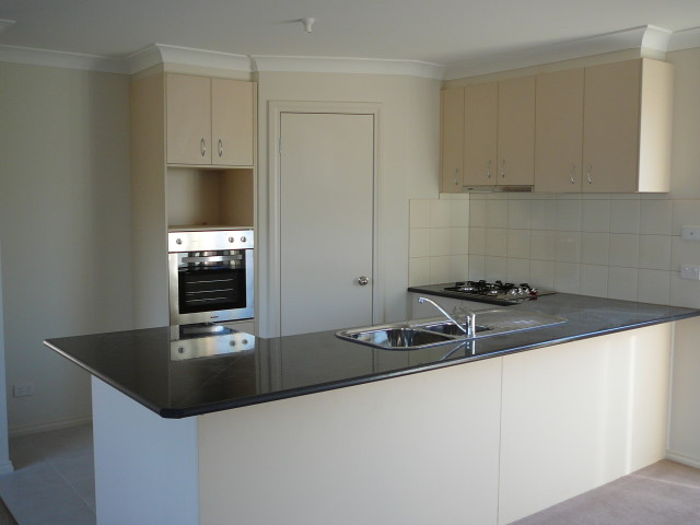 Available Now -(RO5) Melways Ref: 202 H5 Picture 3