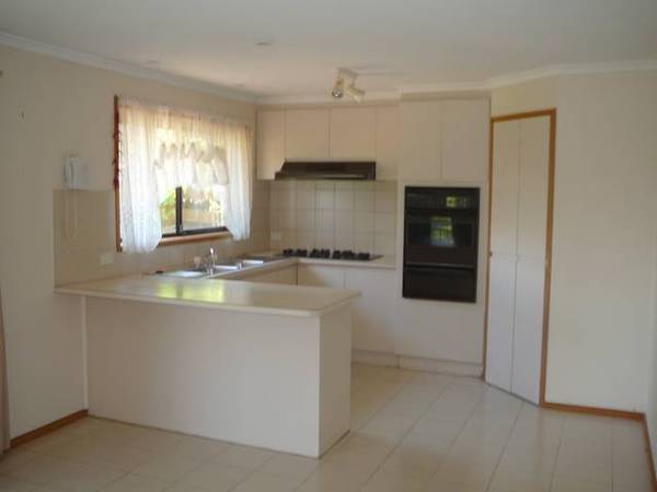 Available Now - (RO5) Melways Ref: 205 B7 Picture 3