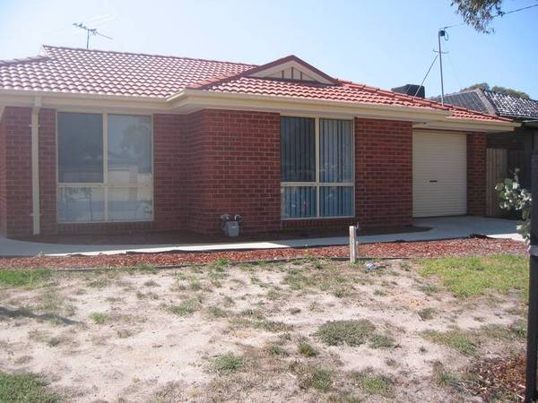 Available Now- (RO1) - Melway 205 E7 Picture 2