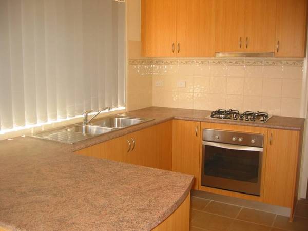 Available Now- (RO1) - Melway 205 E7 Picture 3