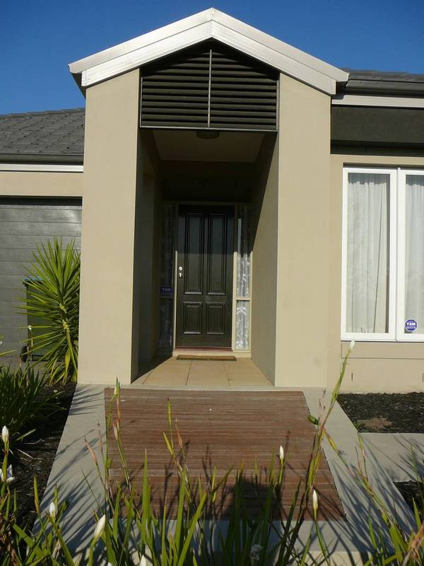 Available Early March (R01) Melways 204 J5 Picture 2