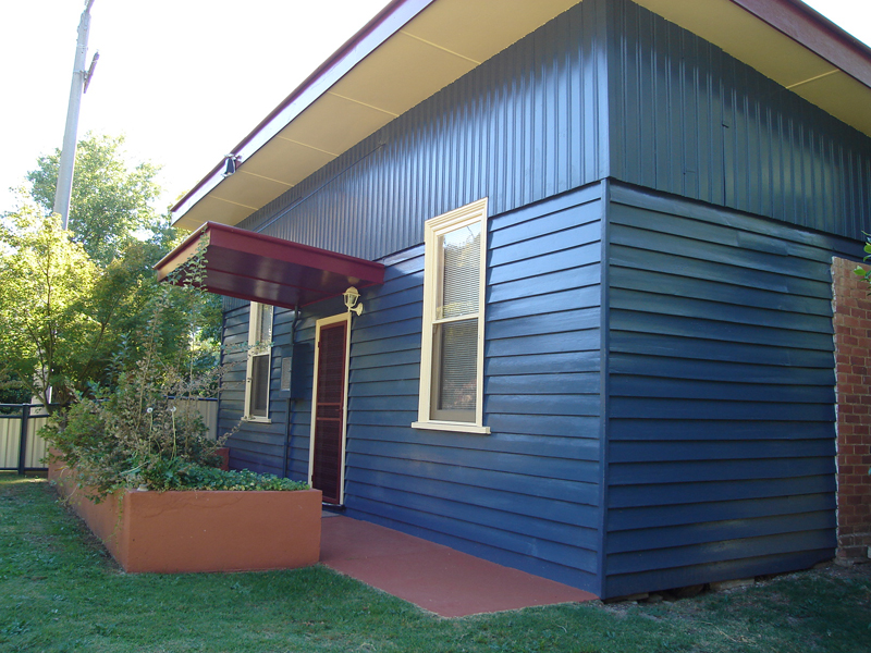 'Great Holiday Home/Investment' - Gavan Street, Bright Picture 2