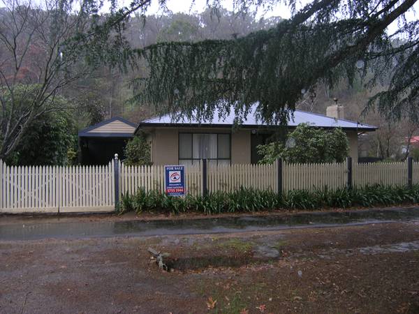 'Large Block' - Delany Avenue - Bright Picture 1