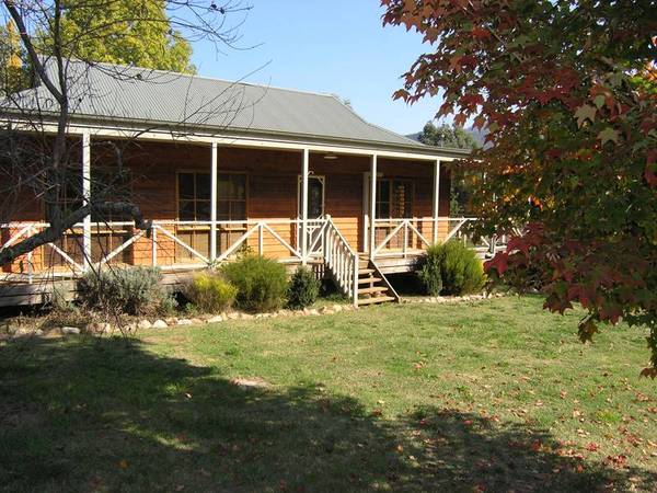 '3 Bedroom Cedar Home' Picture 1