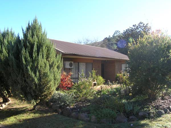 Spacious 3 Bedroom Townhouse / Unit Picture 2