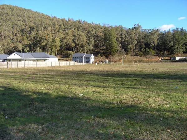 'VACANT RESIDENTIAL LAND' -
FOUR
SEASONS ESTATE, BRIGHT Picture