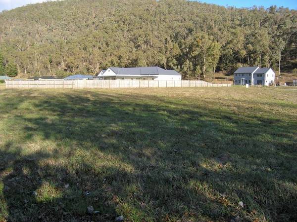 'VACANT RESIDENTIAL LAND' -
FOUR
SEASONS ESTATE, BRIGHT Picture