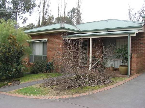 'RIVERSIDE AVENUE - PERFECT LOCATION' - BRIGHT Picture 2