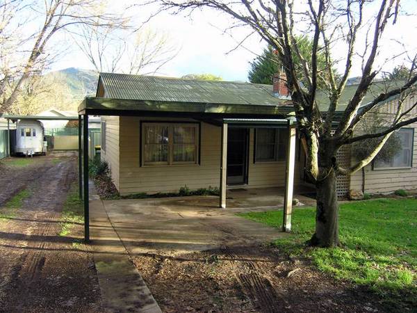 Compact Flat - Delany Ave Picture 2