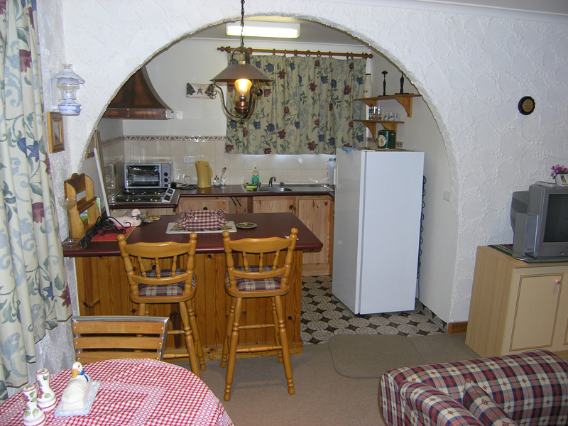 '2 BEDROOM UNIT - SUIT HOLIDAY / RENTAL' - FREEBURGH Picture 3