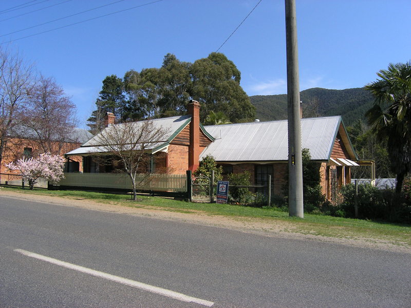 Circa 1870's, Brick
Miners Cottage - Wandiligong Picture 1