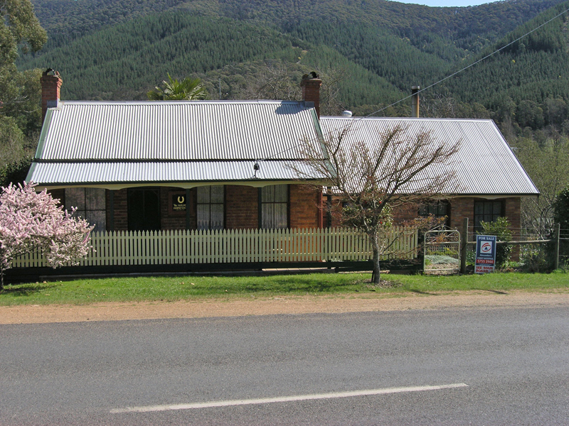 Circa 1870's, Brick
Miners Cottage - Wandiligong Picture 2