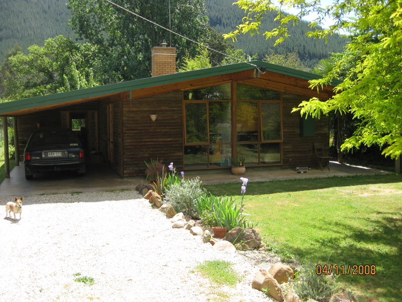 CHARMING LOG HOME
-
WANDILIGONG Picture 1