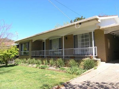 COMFY 3 BEDDER - BRIGHT Picture