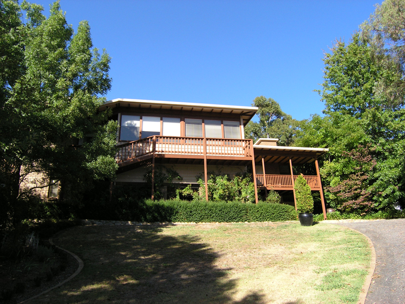 "THE RIGHT ADDRESS!"
-
166 DELANY AVE, BRIGHT Picture 1