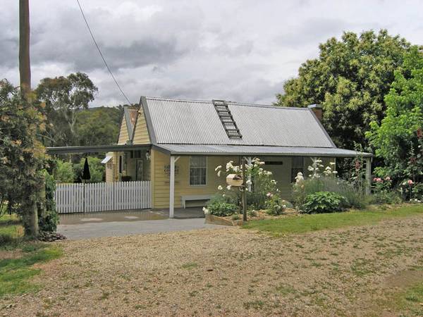 Bright - Catherine's Cottage Picture 1