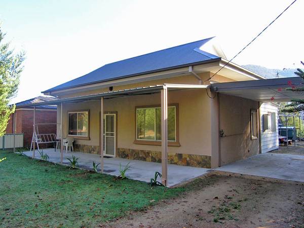 Investment Opportunity - Cottage, with Granny Flat, Plus Land for Development! Picture 3