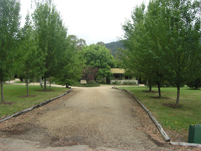 'KARNU COTTAGES'
-
BACK POREPUNKAH ROAD, BRIGHT Picture 2