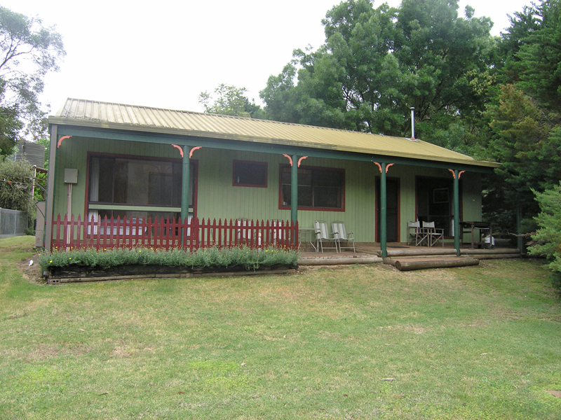 'KARNU COTTAGES'
-
BACK POREPUNKAH ROAD, BRIGHT Picture 3
