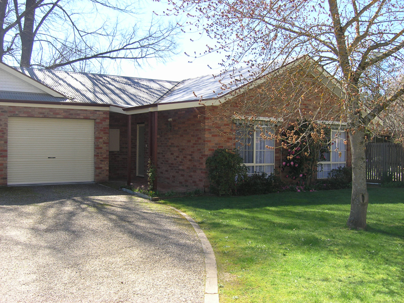 ADELONG
-
Delany Avenue, Bright Picture 2