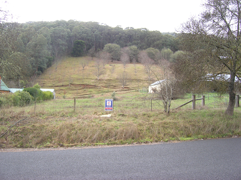 BUILD YOUR DREAM HOME IN QUIET SURROUNDS - WANDILIGONG Picture 2