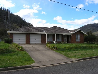 'GREAT LOCATION - CENTRAL BRIGHT'
-
SHOWERS AVENUE Picture 'GREAT LOCATION - CENTRAL BRIGHT'
-
SHOWERS AVENUE Picture