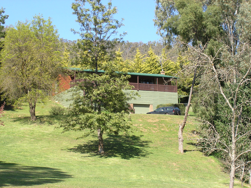 ELEVATED POSITION ON BIG BLOCK
-
DELANY AVE, BRIGHT Picture 3