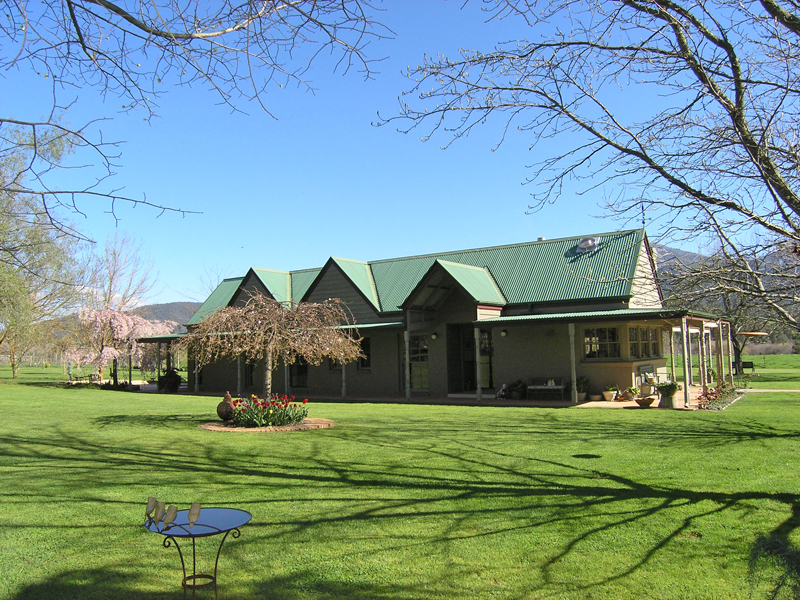 'RURAL LIVING AT ITS BEST!'
-
GREAT ALPINE RD, EUROBIN Picture 2