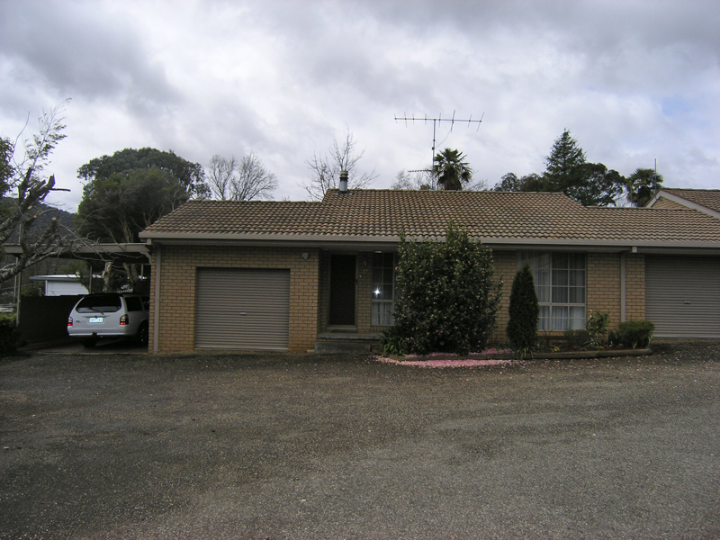 "VERY NEAT - TOP LOCATION"
-
CHURCH STREET, BRIGHT Picture 1