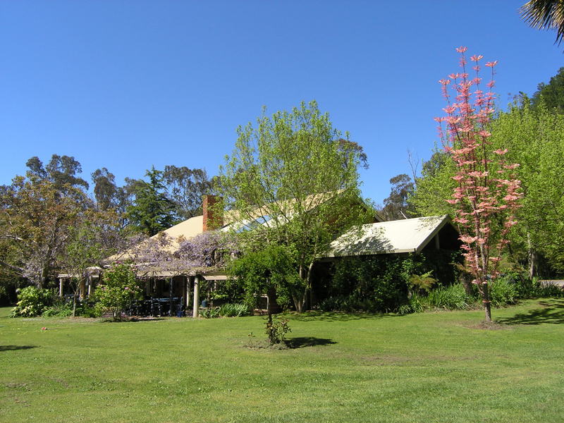 'RIVER FRONTAGE HAVEN'
-
MILL BEND - CUL DE SAC - POREPUNKAH Picture 2