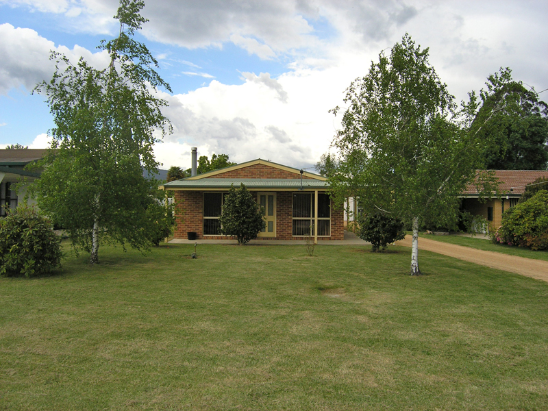 NEAT 2 BEDDER
-
BUFFALO VIEWS - PERFECT START
-
POREPUNKAH Picture 1