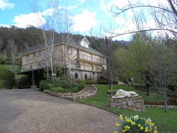 'EUROPEAN STYLE - COMMANDING RESIDENCE' Picture 2