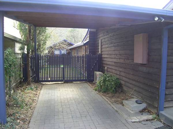 Cosy Weatherboard Cottage Picture 2