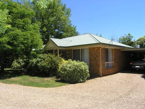 'WEEONA COTTAGE' Picture 1