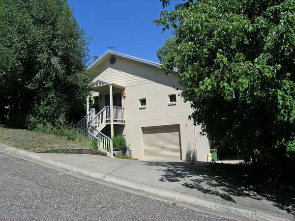 '1 Woodlands Grove, Bright' Picture 1