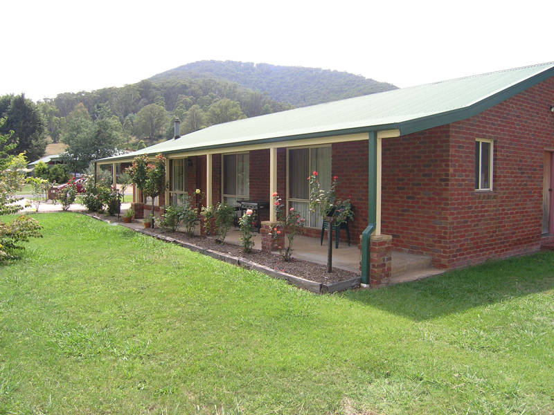 '4 Bedrooms - Solid Brick' - Lumley Drive, Bright Picture 3