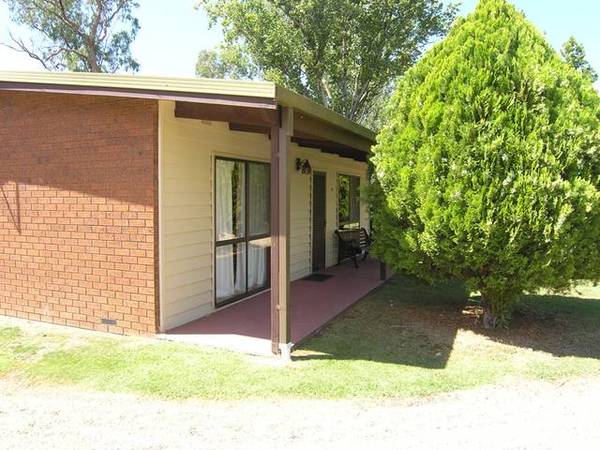 'Cosy, Comfy Unit' - Unit 5, Pine Ridge Picture 3