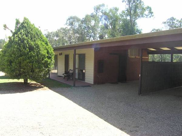 'Cosy, Comfy Unit' - Unit 5, Pine Ridge Picture 1