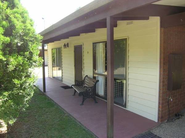 'Cosy, Comfy Unit' - Unit 5, Pine Ridge Picture 2