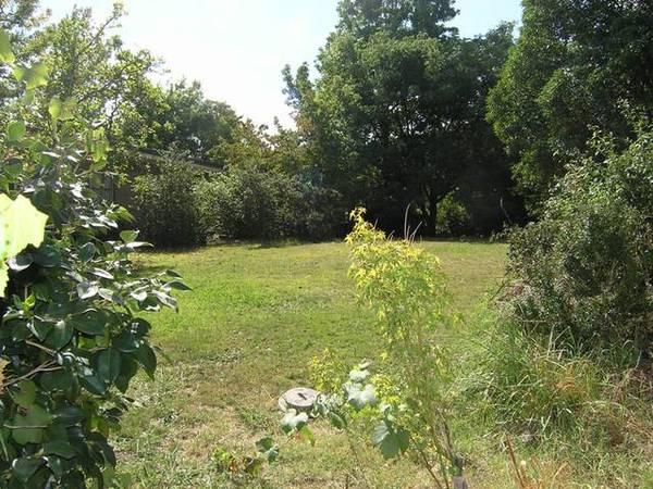 'Vacant Land' - Mountbatten Avenue Picture 2