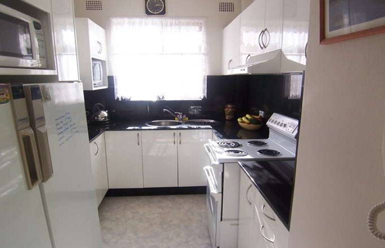 ATTENTION 1ST HOME BUYERS OR INVESTORS Picture 2