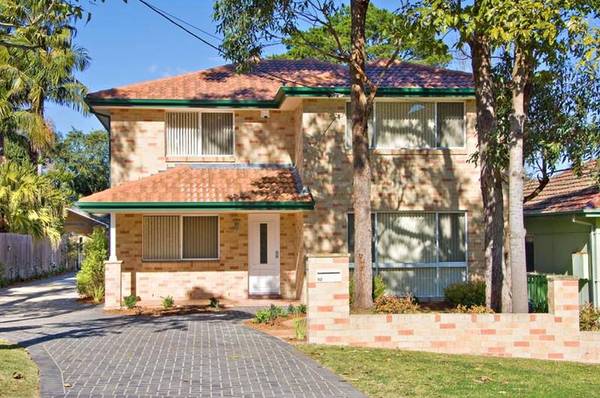 LOW MAINTENANCE AND SPACIOUS Picture 1