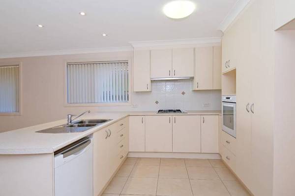 LOW MAINTENANCE AND SPACIOUS Picture 2