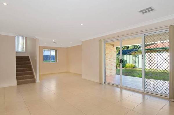 LOW MAINTENANCE AND SPACIOUS Picture 3