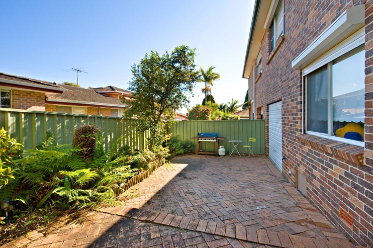 Impeccably Presented & Conveniently Positioned Townhouse Picture 3